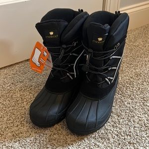 NWT Arctic Shield Snow Boots
